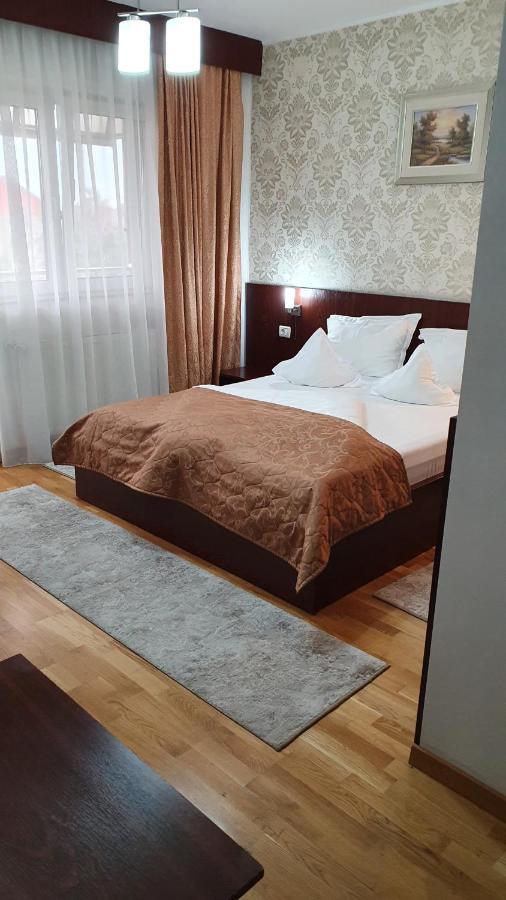 Pensiunea Select Arad Exterior foto